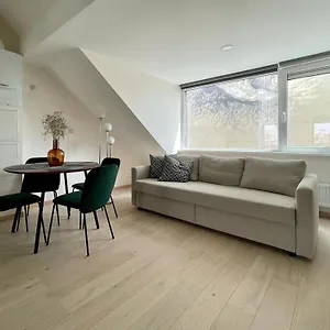 Charming Duplex On The Canal , Bruxelles Belgio